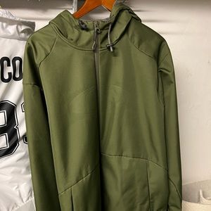 Salomon xxl winter jacket / shell. Army green. Great condition from Whistler